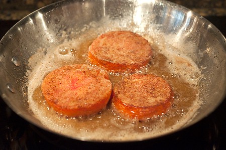 Frying tomatoes for Fried Tomatoes with Cream Gravy