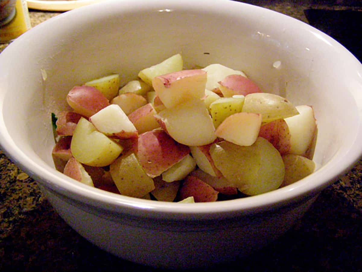Cooked potatoes in a bowl.