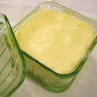 How to Make Your Own Butter - More delicious than any butter you ever bought at the grocery store. Spread some on warm bread for a heavenly treat. https://www.lanascooking.com/how-to-make-your-own-butter/