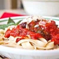 My Classic Pasta Puttanesca is a quick and easy pasta sauce that's ready to serve in under 20 minutes! Just add bread and a salad. https://www.lanascooking.com/pasta-puttanesca/