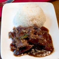 Beef and Scallion Stir Fry - a savory beef and scallion stir-fry with hoisin sauce for a quick and easy weeknight dinner. Serve with white or fried rice. https://www.lanascooking.com/beef-and-scallion-stir-fry/