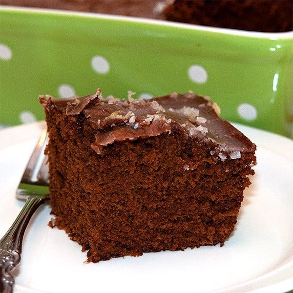 Moist and cakey old-fashioned gingerbread scented with warm spices and topped with a sweet-tart lemon glaze. From @NevrEnoughThyme http://www.lanascooking.com/old-fashioned-gingerbread-with-lemon-glaze