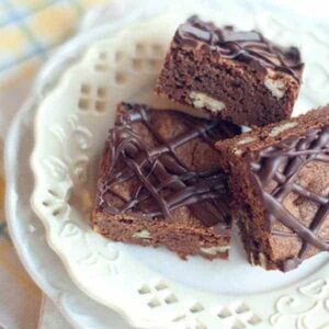 Betty Crocker 1957 Brownies - a recipe for densely chocolatey chewy brownies from a 1957 Betty Crocker advertising pamphlet. https://www.lanascooking.com/1957-brownies/