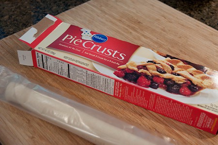 A box of Pillsbury refrigerated pie crusts.