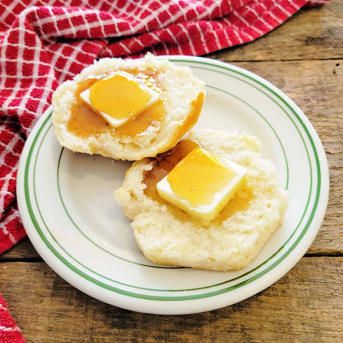 Old Fashioned Buttermilk Biscuits Recipe - Lana's Cooking