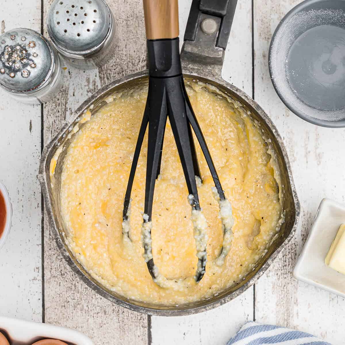 Finished cheese grits in a medium saucepan.