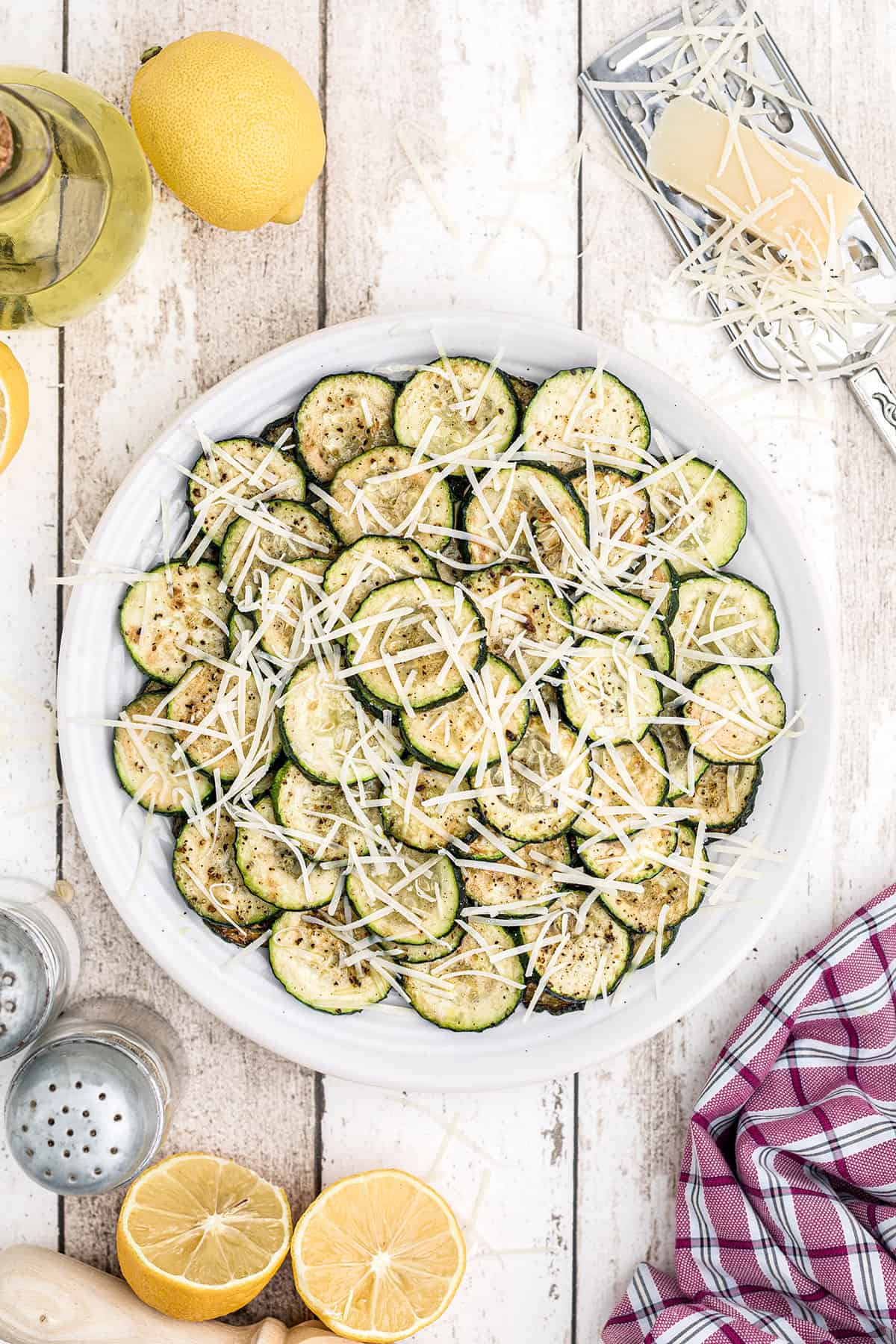 Finished zucchini on a serving plate.