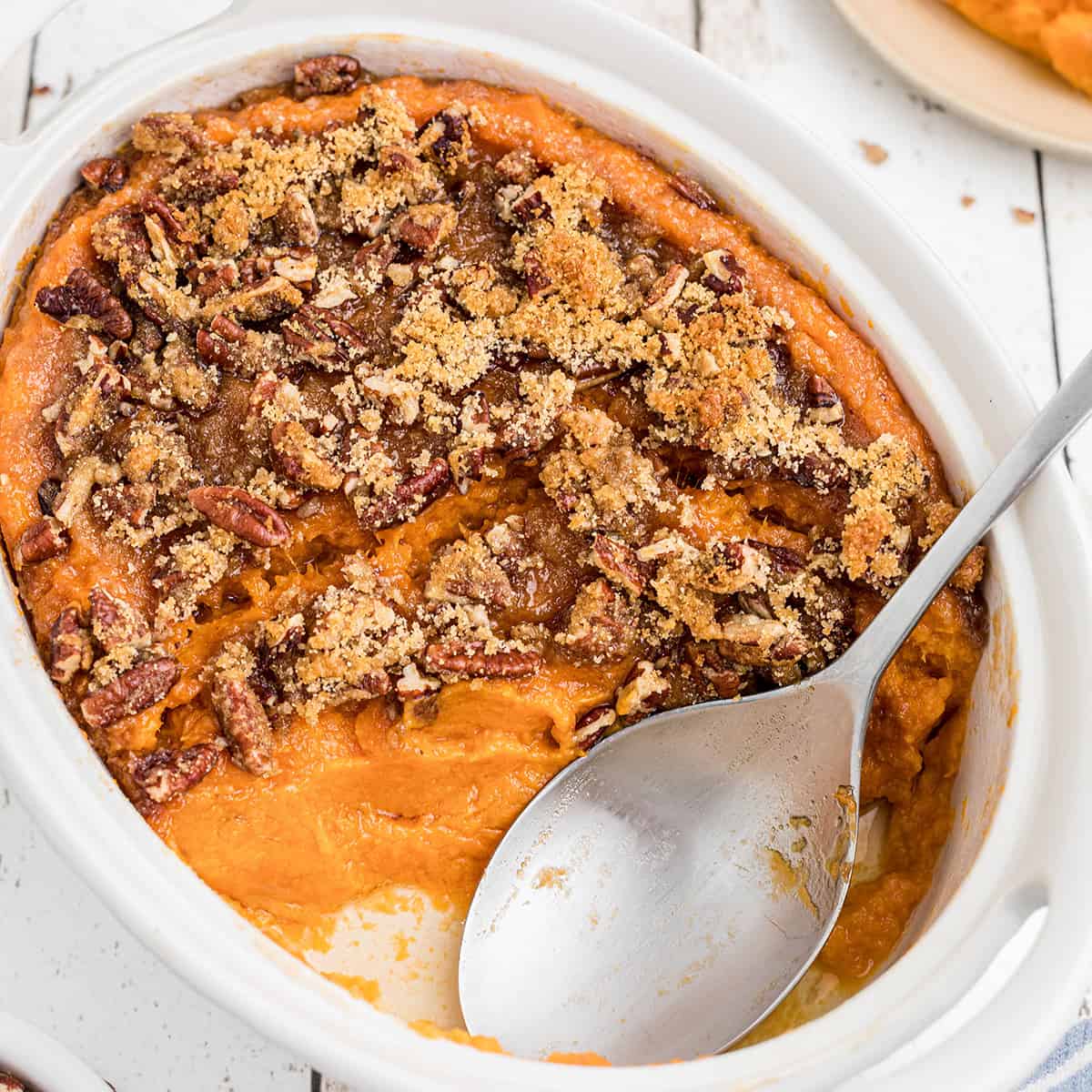 https://www.lanascooking.com/wp-content/uploads/2022/10/southern-sweet-potato-casserole-feature-1200.jpg