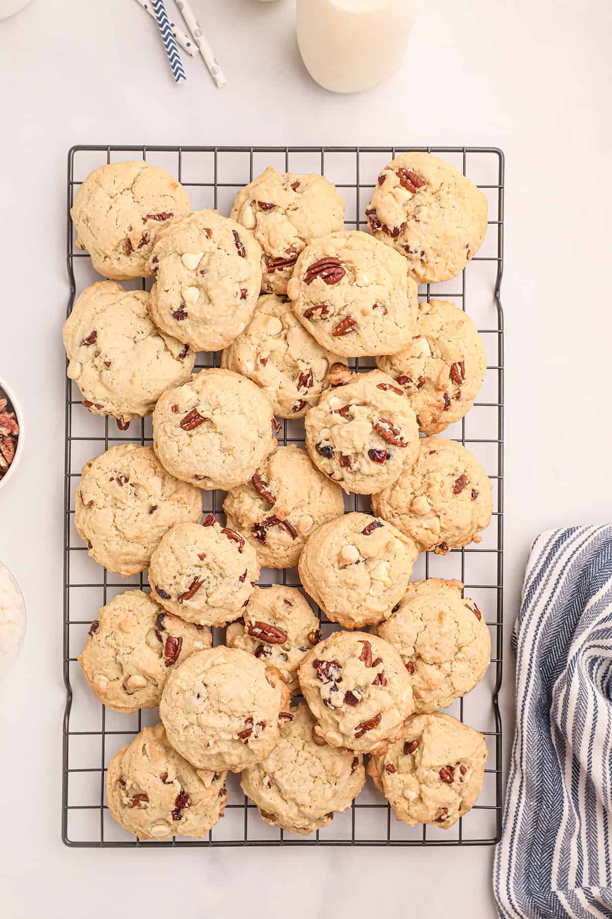 Cookies cooling on a wire rack.