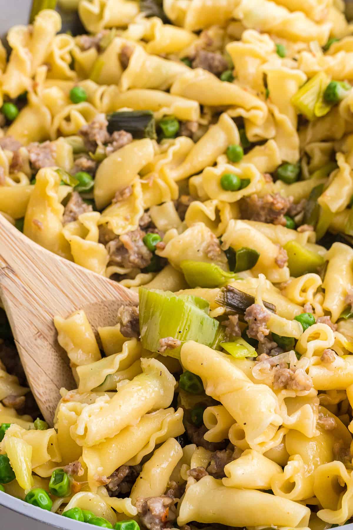 A closeup view of finished sausage-leek pasta.